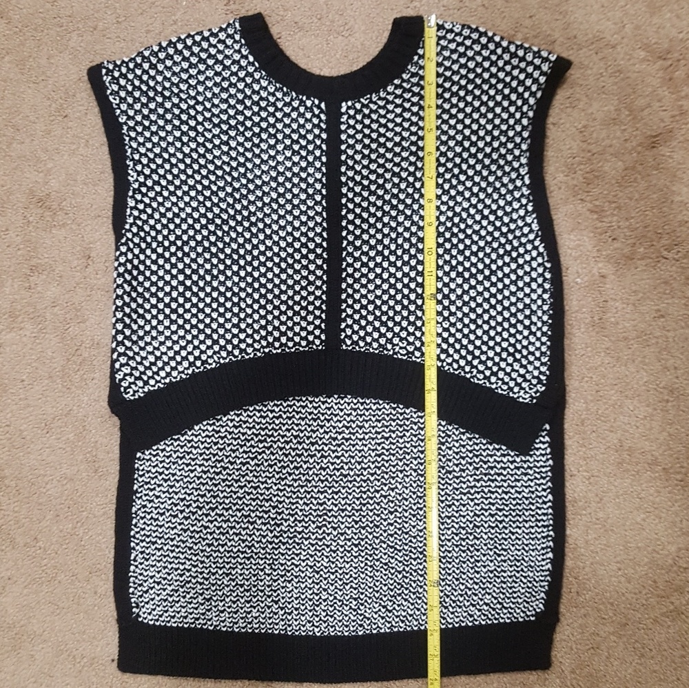 BCBGmaxazria hi-lo knit sweater B&W - Picture 6 of 6